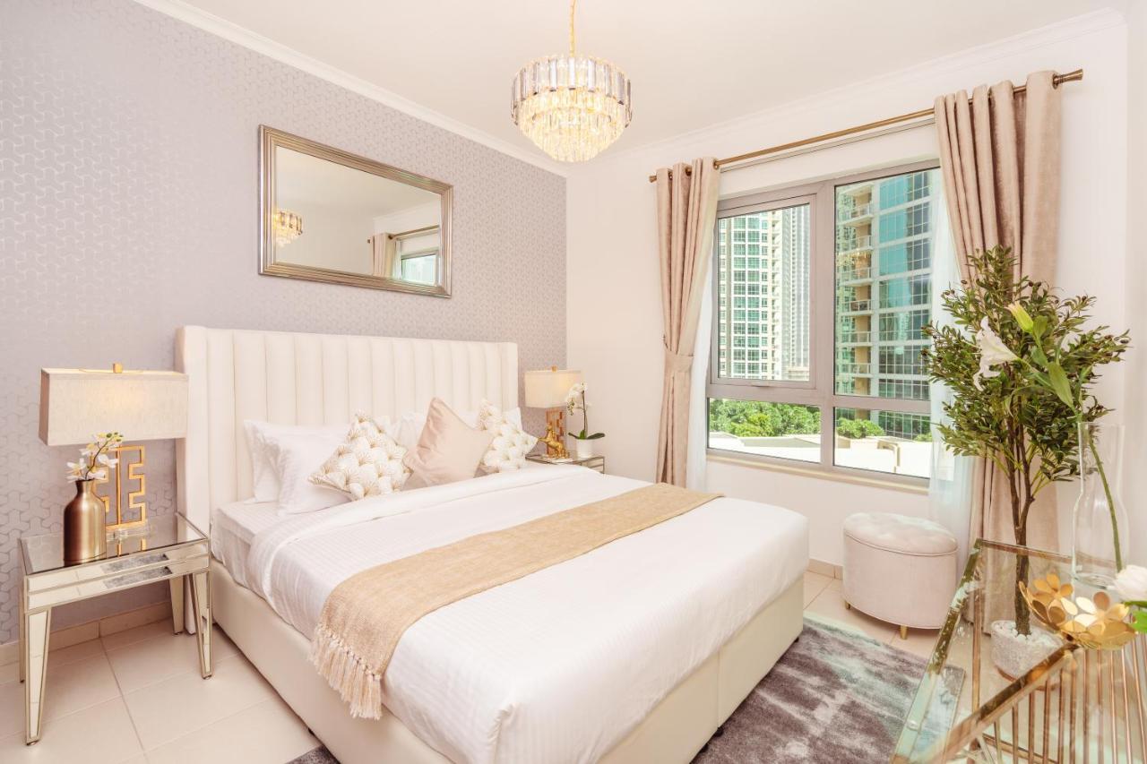 Elite Royal Apartment - Full Burj Khalifa & Fountain View - Magnum Дубай Экстерьер фото